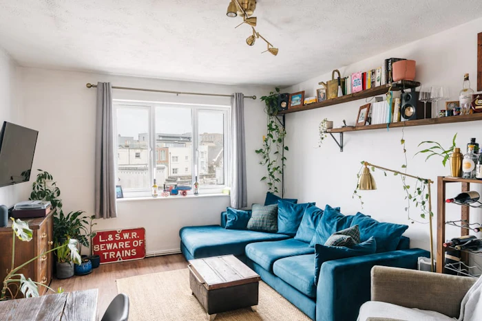 Featured image for 2 bed flat, Clapham Road, SW9 9DA