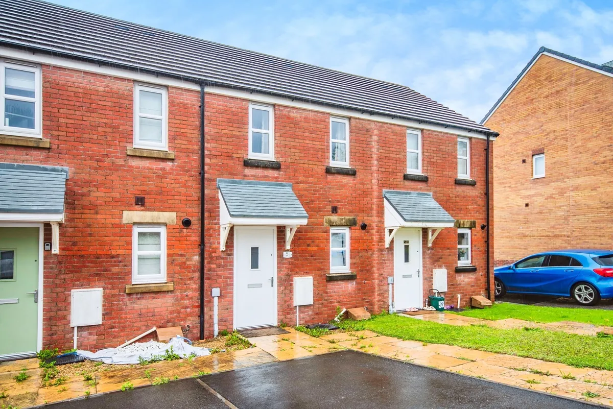 Featured image for 2 bed terraced house, Dan Y Cwarre, SA17 4JA