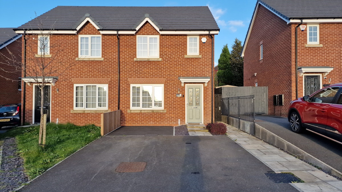 Featured image for 3 bed semi detached house, Seatallan Drive, M24 5AF